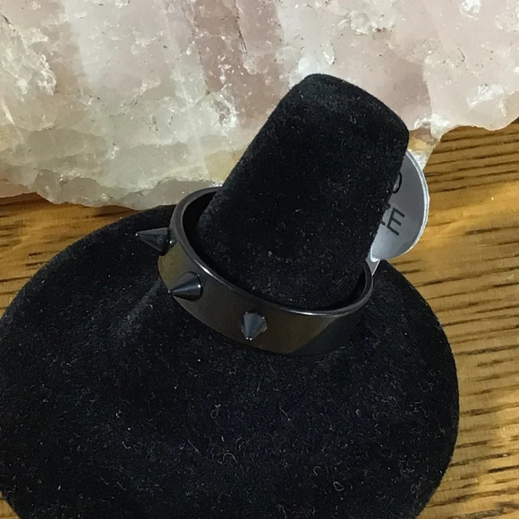 Black Stainless Steel Triple Spike Band Ring - Picture 3 of 6